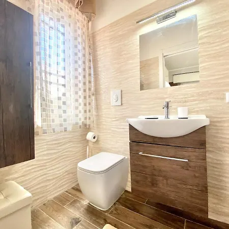Villa Grace, 200 Meters Away, Independent