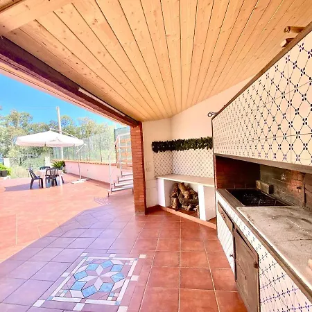 Villa Grace, 200 Meters Away, Independent *