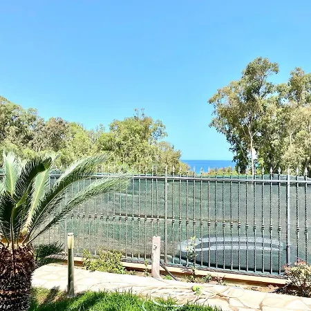 Villa Grace, 200 Meters Away, Independent *