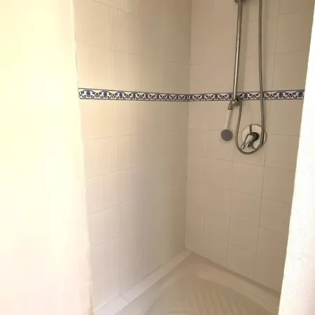 Villa Grace, 200 Meters Away, Independent